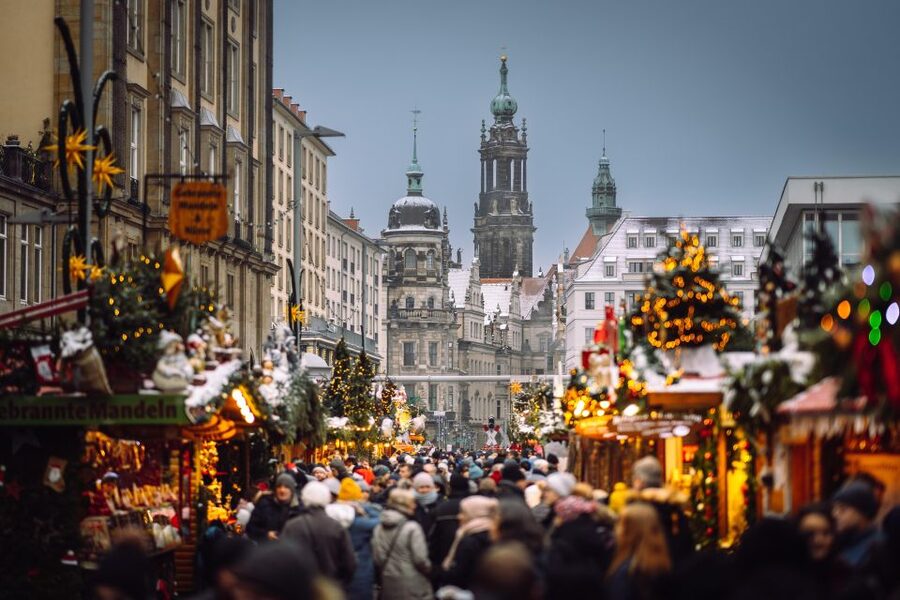 Dresden: Advent Tour with Stollen Tasting and Mulled Wine - Starting beneath Neumarkt’s Frauenkirche