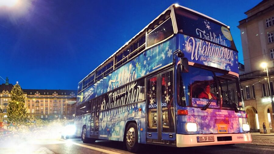 Dresden: Christmas Sightseeing Tour with a 'Pflaumentoffel' - A warm start at Dresden Postplatz