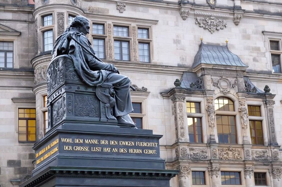 Dresden with a touch of Xmas: English small group tour - Dresden’s World War II story and the work of rebuilding