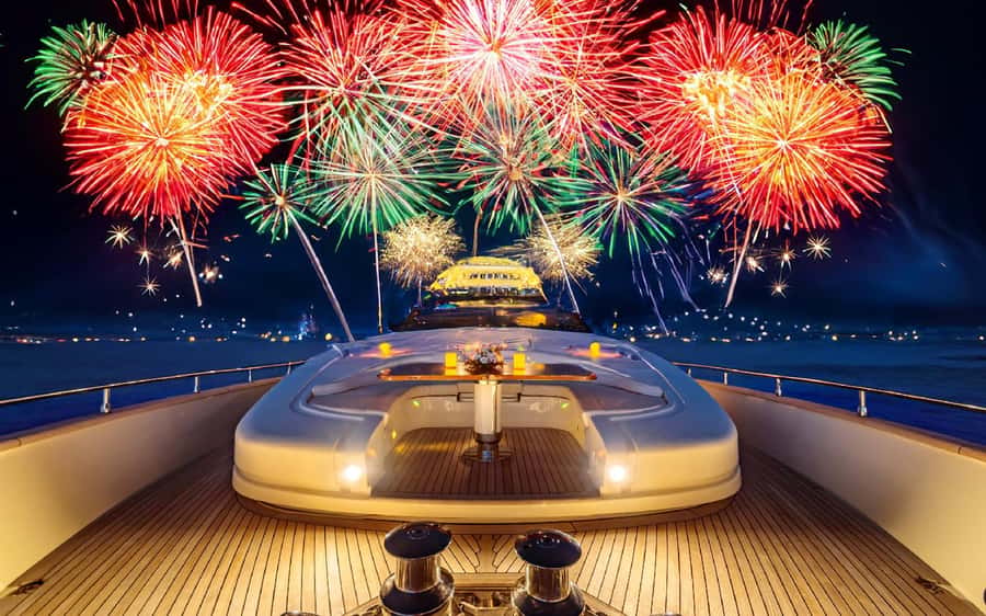 Dubai: New Year Eve Luxury Yacht Fireworks View & BBQ Cruise - Who will enjoy this cruise most?