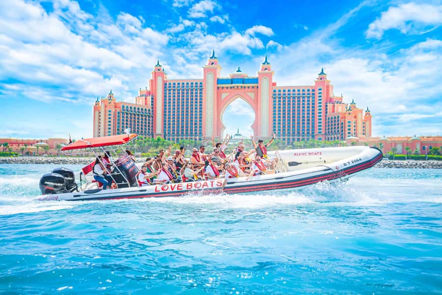 Dubai - New Year's Eve Fireworks show on a Speedboat - Practical ways to enjoy the night