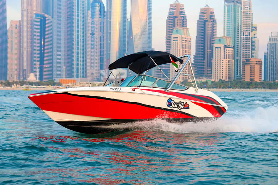 Dubai: New Year's Eve Private or Shared Fireworks Boat Tour - Palm Jumeirah, Atlantis The Royal, and Atlantis