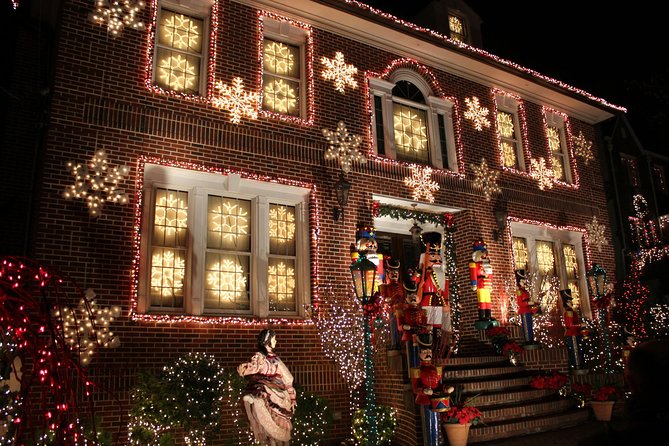 Dyker Heights Brooklyn Christmas Lights Tour - Practical advice for a smoother evening