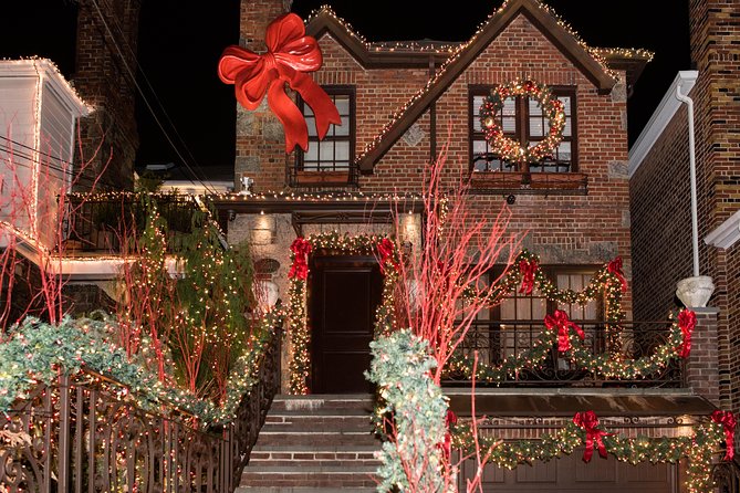 Dyker Heights Christmas Lights and NYC Skyline View Bus Tour - What the bus arrangements mean in practice