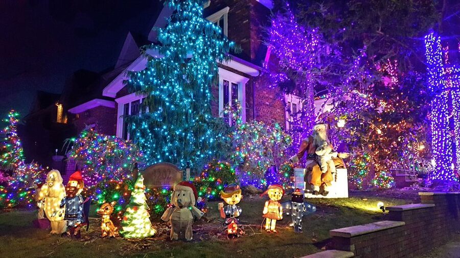 Dyker Heights Holiday Lights - The short public-transport ride before the lights