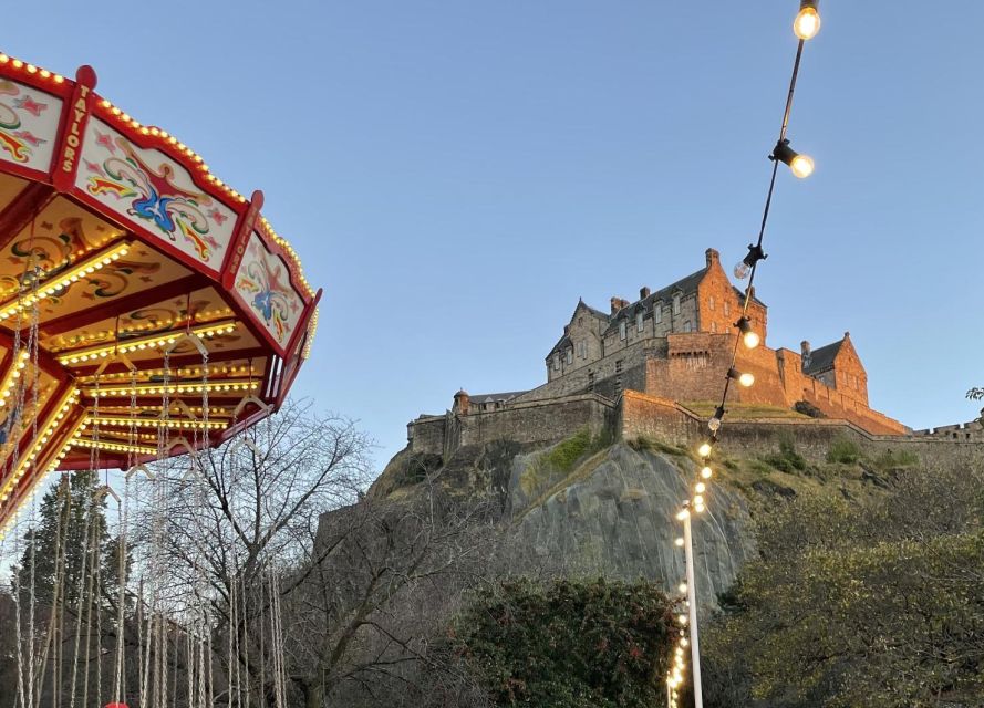 Edinburgh: Christmas Walking Tour with Gingerbread Treat - Key points at a glance