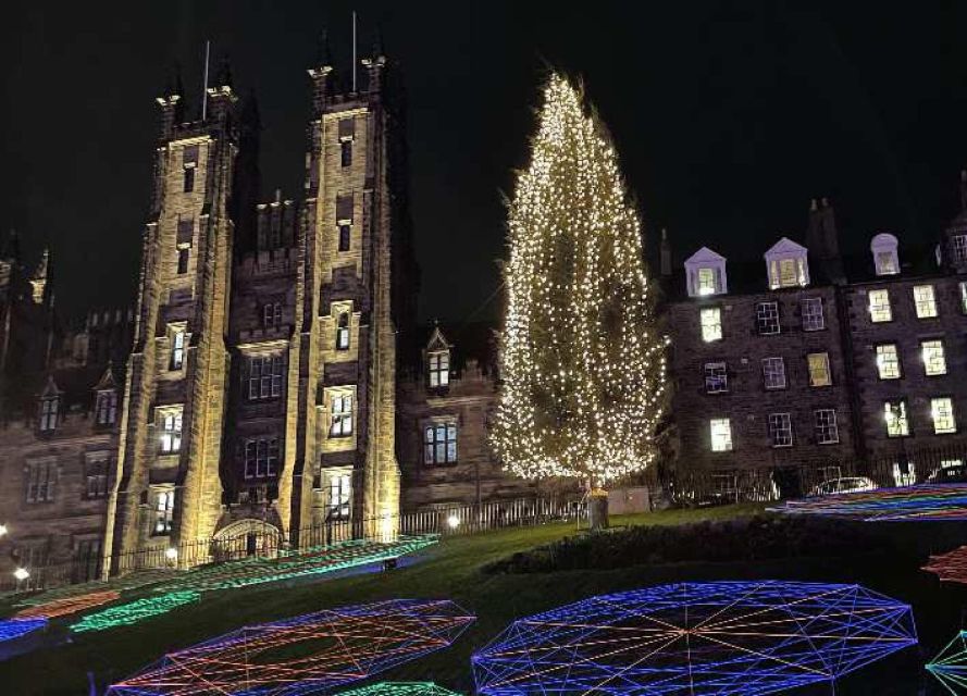 Edinburgh: Christmas Walking Tour with Gingerbread Treat - A festive route from Edinburgh’s Old Town to the New Town