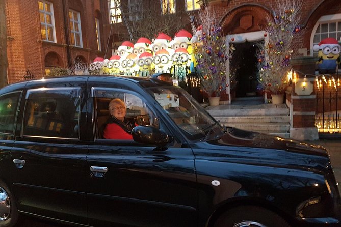 Edinburgh's Christmas Lights and festive Black Taxi Tour - The Royal Mile, monuments, and old Edinburgh stories