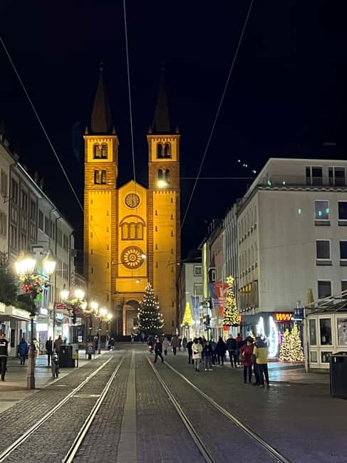 Enjoyable Advent tour: champagne, cookies & mulled wine in Würzburg - Who will enjoy this Advent walk most