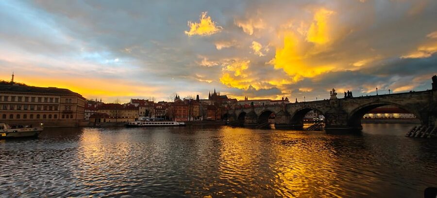 Exclusive Christmas cruise with Christmas Eve buffet - Looking toward Prague Castle from the river