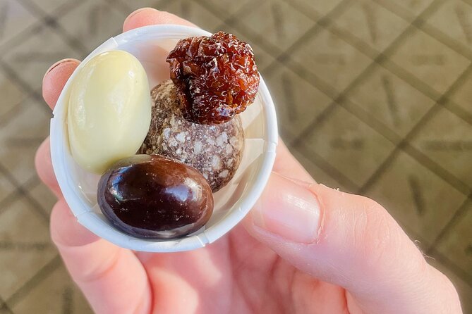 Festive Flavors of Pike Place Market Holiday Food Tour - Walking, weather, and other practical details