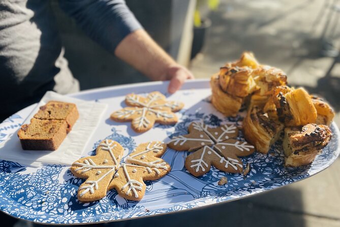 Festive Flavors of Pike Place Market Holiday Food Tour - Who should book this Pike Place experience