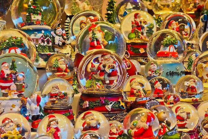Frankfurt Christmas Market Private Walking Tour With A Professional Guide - Starting beneath the Christmas lights at Römerberg