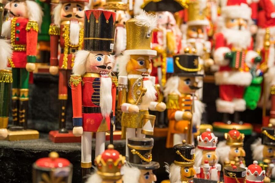 Frankfurt: Christmastime Tour of the new old town - How the 90-Minute Timing Shapes the Experience