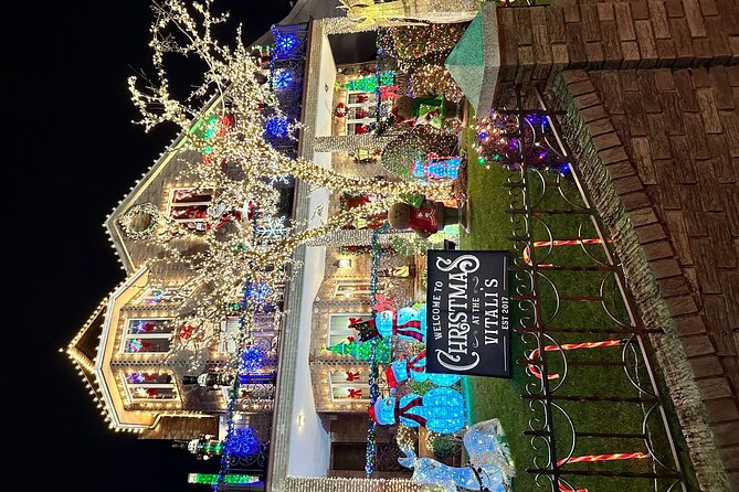 French Christmas Tour in Brooklyn - The 45-minute move from Dumbo to Dyker Heights