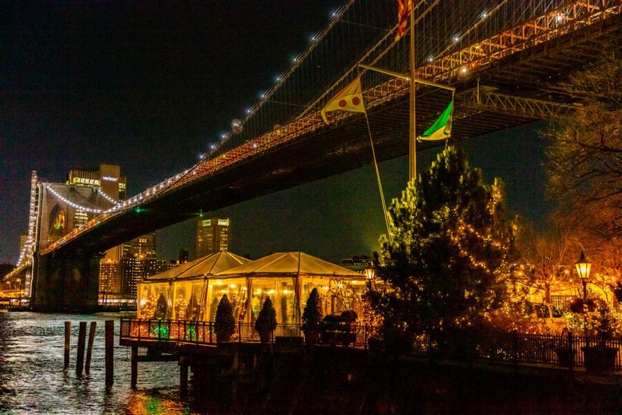 From Manhattan: 4-Hour Dyker Heights Holiday Lights Bus Tour - The bus ride from Manhattan to Brooklyn