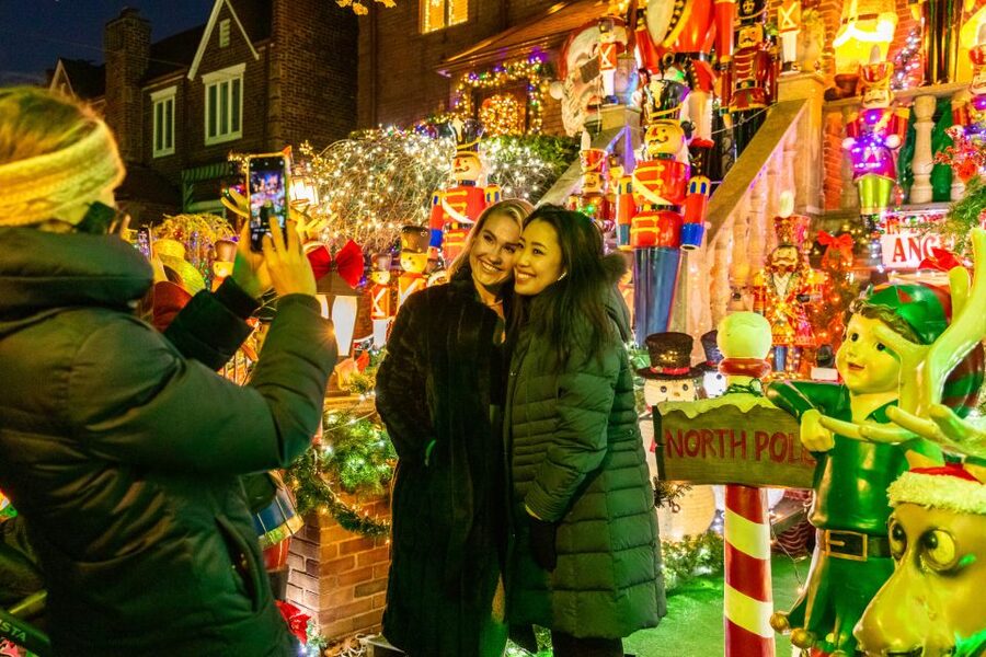 From Manhattan: 4-Hour Dyker Heights Holiday Lights Bus Tour - DUMBO and the Brooklyn Bridge Park stop