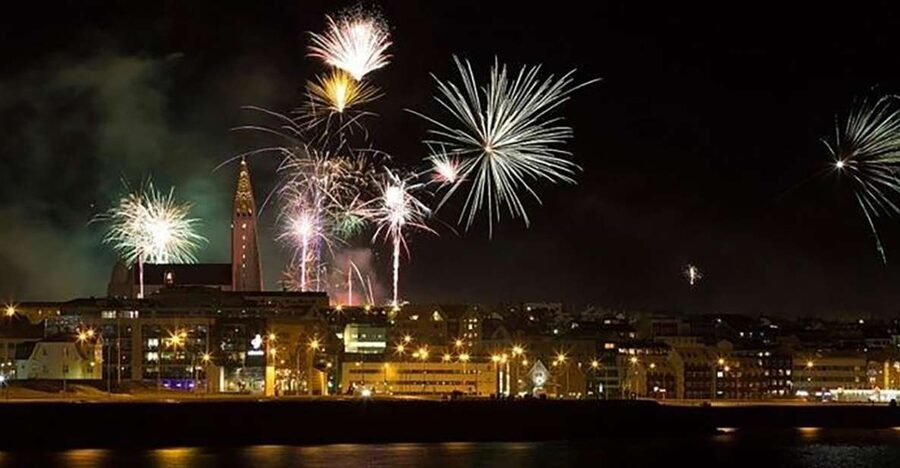 From Reykjavik: New Years Fireworks by Boat - Finding the Sea Trips office before the 10:30 PM departure