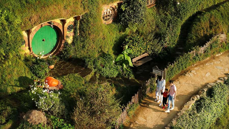 From Rotorua: Hobbiton Movie Set Tour with Festive Lunch - Key points to know before booking