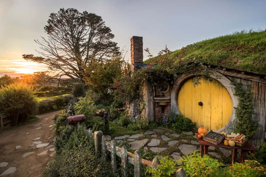 From Rotorua: Hobbiton Movie Set Tour with Festive Lunch - Entering the 12-acre Shire