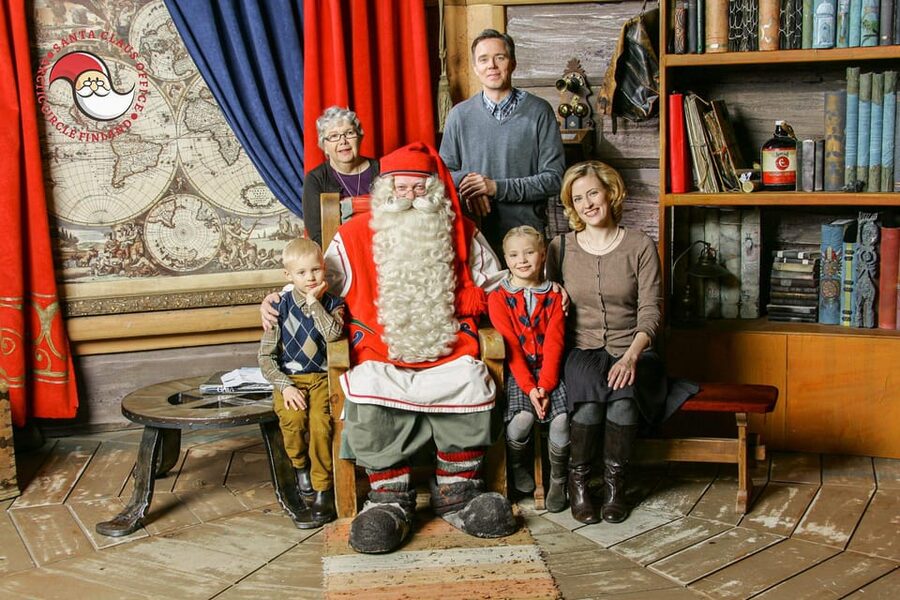From Rovaniemi: Tour to Santa Claus Village - Meeting Santa when Christmas is busiest
