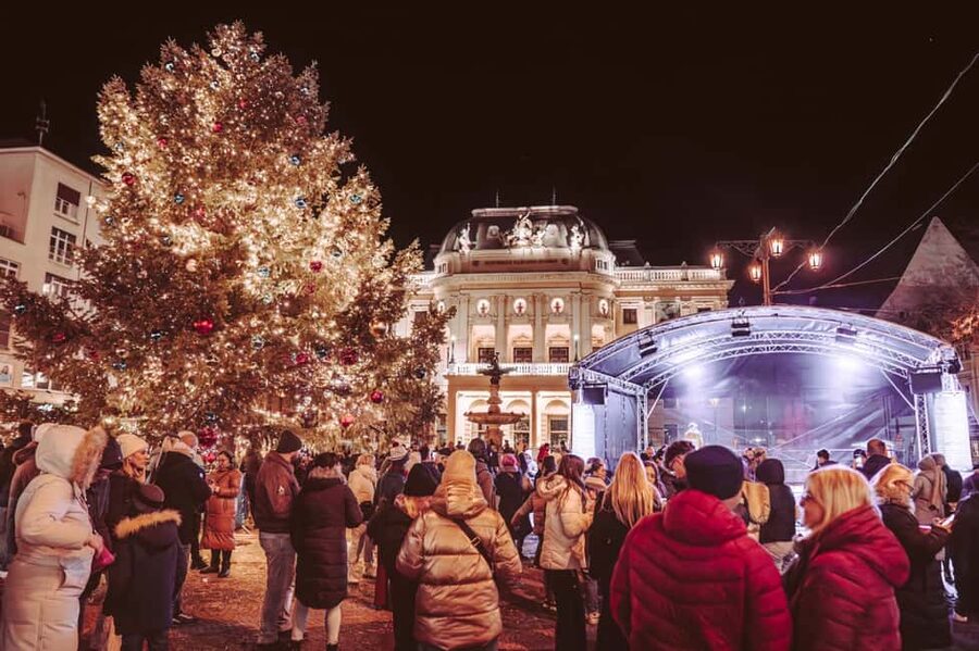From Vienna: Bratislava Christmas Markets Guided Tour - From Vienna to the Old Town