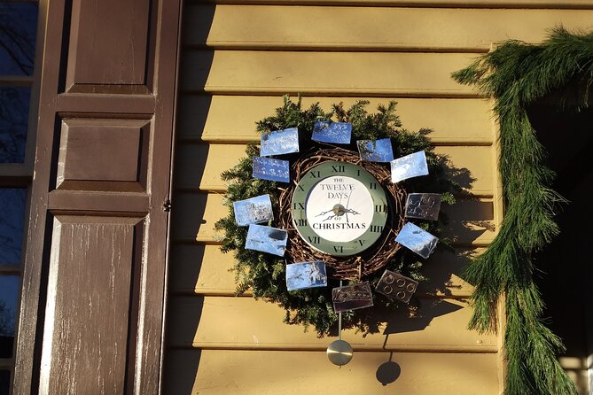 Guided Colonial Christmas Tour in Williamsburg - A candlelit way to see Colonial Williamsburg