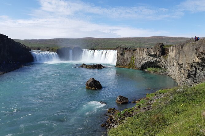 Half-Day Combo Tour to Goðafoss, Laufas and The Christmas House - Guides turn a short route into a better day