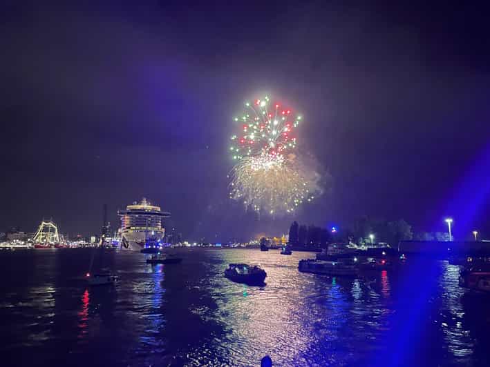 Hamburg: New Years Eve Harbour Cruise - Following Hamburg’s Illuminated Harbor
