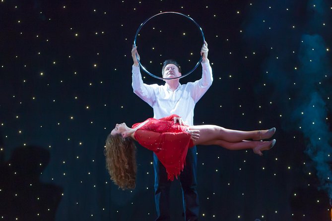 Hamners' All-American New Year's Eve Celebration in Branson - Key points to know before booking