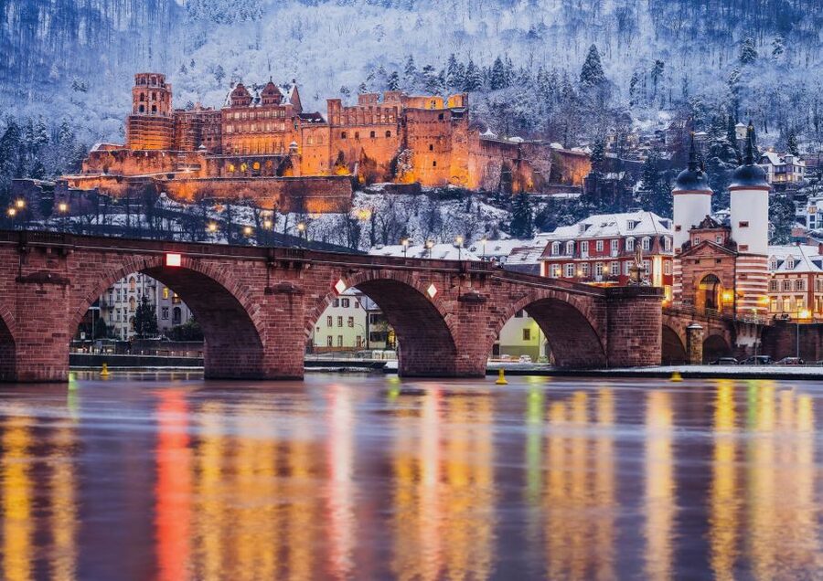 Heidelberg: Sightseeing Boat Tour with Mulled Wine - Returning past the old town