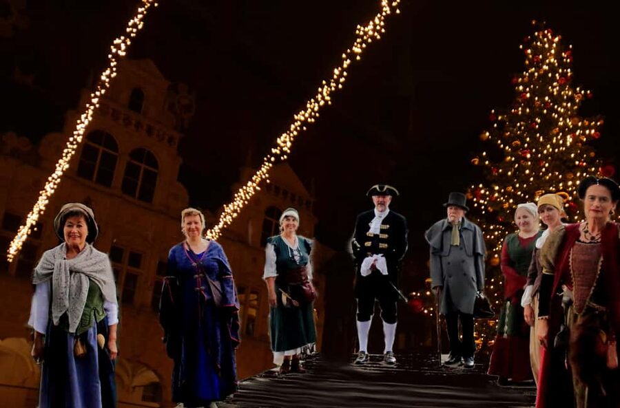 Historic Christmas tour of Lübeck - What the costume characters add