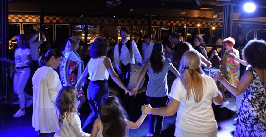 Istanbul: New Year's Eve Bosphorus Cruise Dinner & Party2027 - Turkish dances, belly dancing, and the DJ