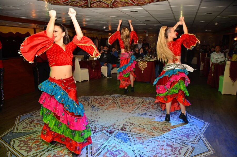 Istanbul: New Year's Eve Cruise Between Two Continents - What the five-hour evening feels like