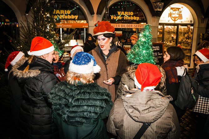 Kling, mulled wine, klingelingeling - the Christmas city tour with Betty BBQ - Freiburg Cathedral Square gives the walk a strong setting