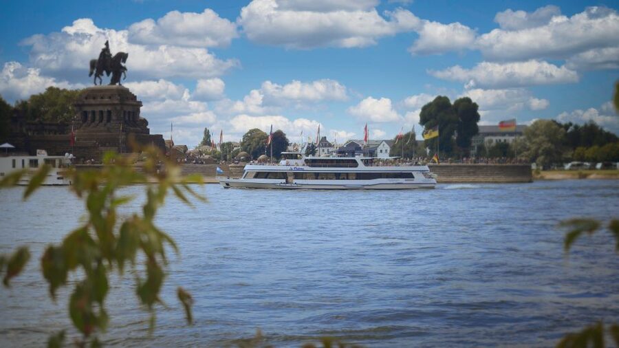 Koblenz: Christmas Boat Tour with Mulled Wine - Ehrenbreitstein Fortress above the water