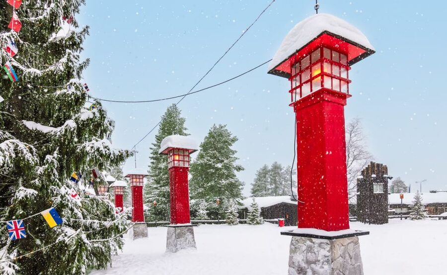 Levi: Day Trip to Santa Claus Village with Lunch - Snowman World from December 6 to March 17