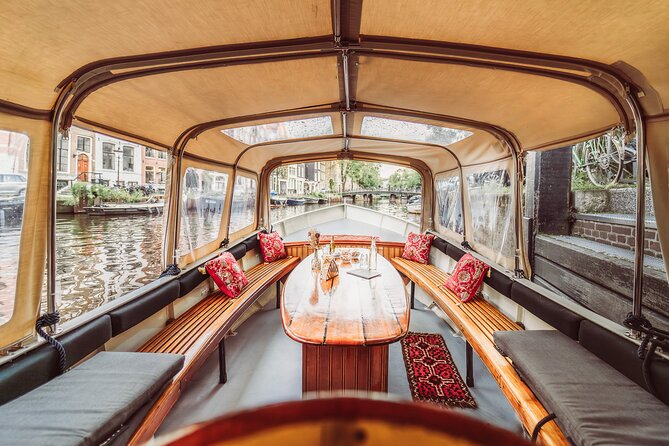 Light‌ ‌Festival‌ ‌Private‌ ‌Cruise‌ incl Snacks and hot Gluhwein - The bridge with 1,000 lights