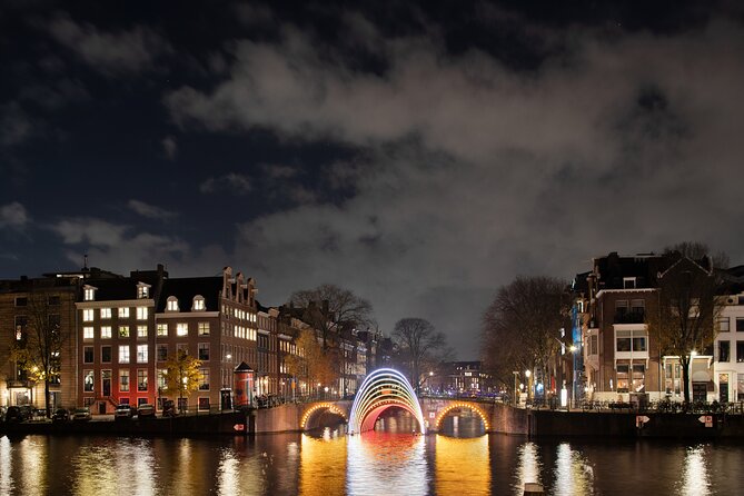 Light‌ ‌Festival‌ ‌Private‌ ‌Cruise‌ incl Snacks and hot Gluhwein - Staying warm on a boat in Amsterdam