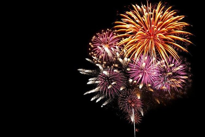 Lisbon: Fireworks, Music and Open Bar in New Year's Eve Cruise - Why the Tagus is Lisbon’s best New Year’s viewpoint