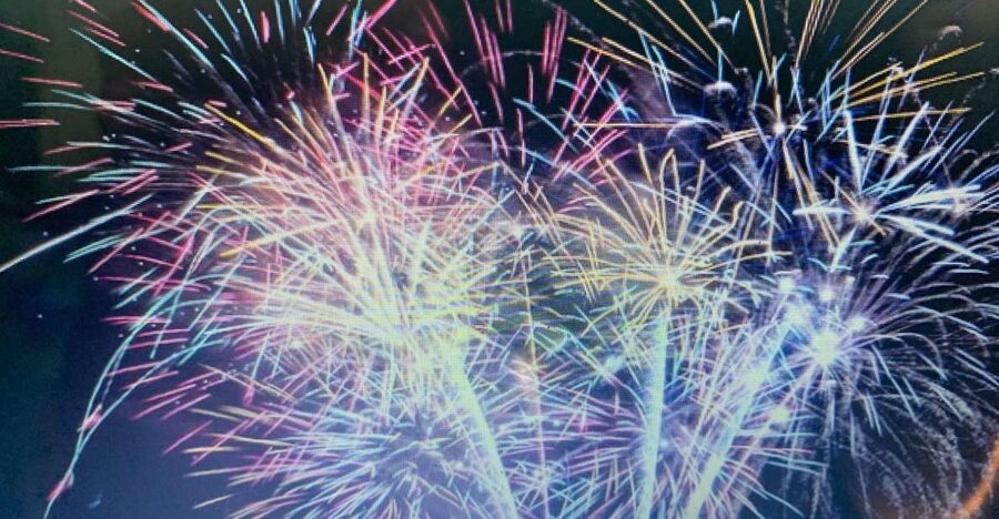 Lisbon: New Year's Eve Fireworks Sail Boat Tour - The midnight stop near Commerce Square