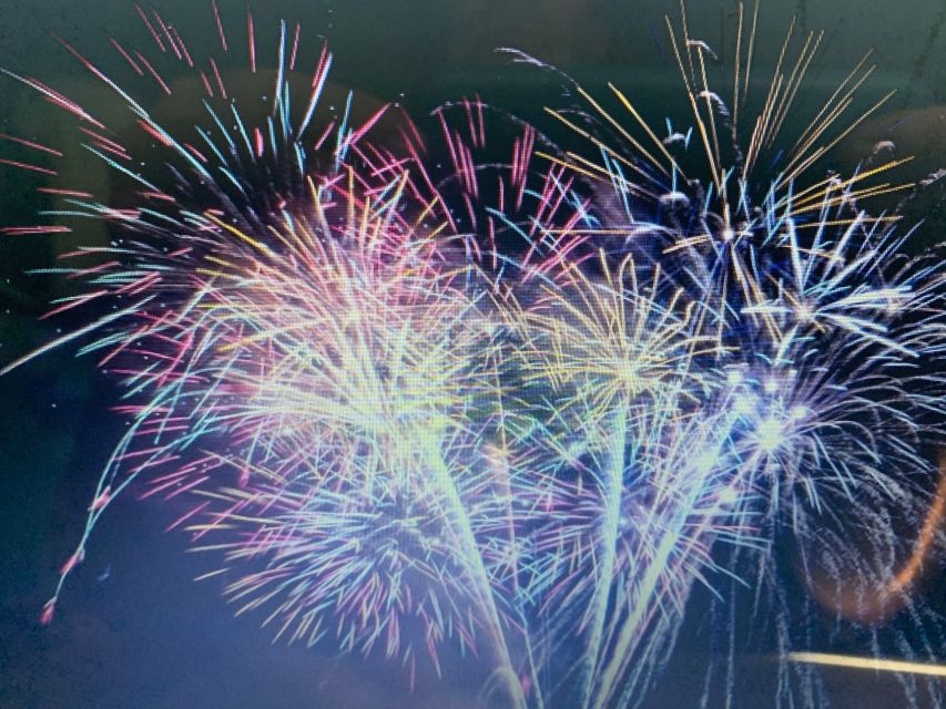 Lisbon: New Year's Eve Fireworks Sail Boat Tour - Sparkling wine, music, and the fireworks