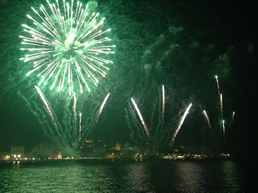 Lisbon: New Year’s Eve Fireworks Tagus River Sailing Cruise - MAAT and the 25 de Abril Bridge