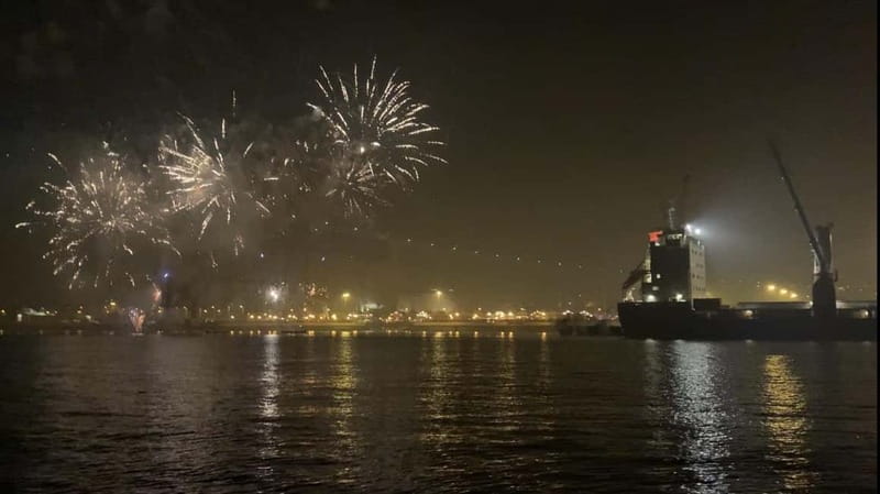 Lisbon:New Year's Eve on a Sailboat - The food and drink package
