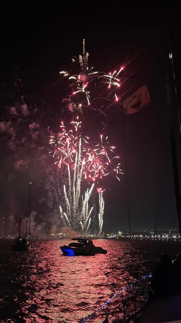 Lisbon: New Year's party on sailboat tour 2026 to 2027 - A New Year’s view few people get from land