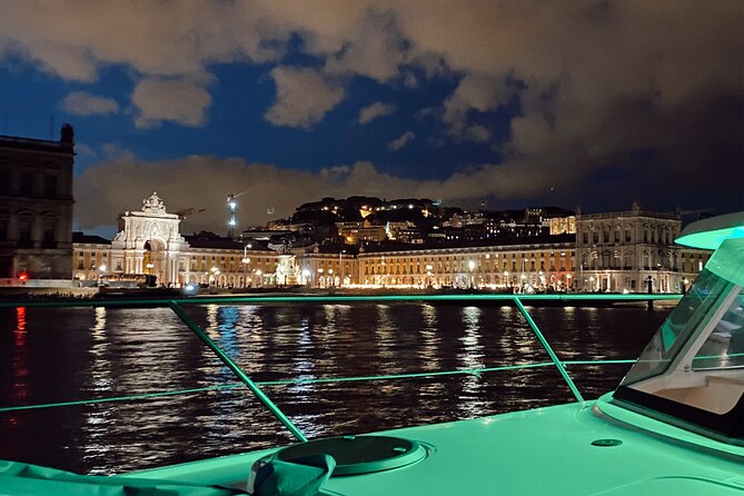 Lisbon NYE Fireworks Catamaran Cruise with Food and Drinks - Food, drinks, and the value of the package