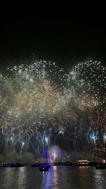 Lisbon: NYE Fireworks Catamaran Cruise with Food & Drinks - Key points at a glance