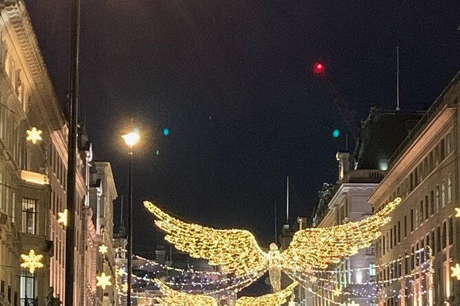 London Bespoke Black Cab Christmas Lights & Sights Private Tour - Trafalgar Square and the Norwegian Christmas tree