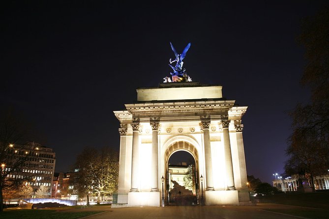 London by Night Bus Tour with Christmas Lights and Live Guide - Fortnum & Mason’s red advent calendar