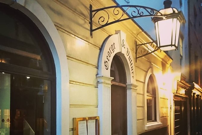 London Christmas Carol & Charles Dickens Small Group Walking Tour - Why this Dickens walk works so well